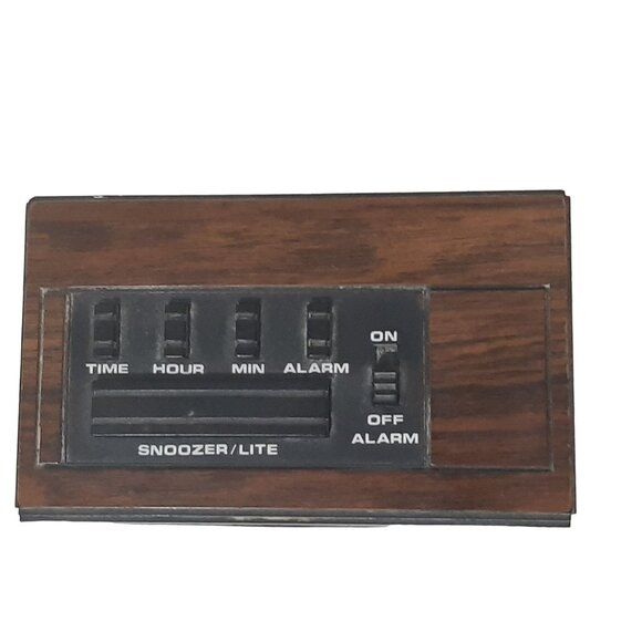 Vintage Spartus Saturn II Quartz Battery Operated Mini Alarm Clock - Picture 3 of 7